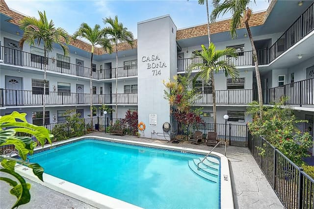 714 NE 10th Street 205, Casa Bona, Hallandale Beach, FL