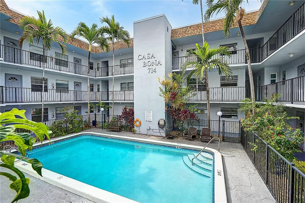 714 NE 10th Street 205, Hallandale Beach, FL 33009, Hallandale Beach