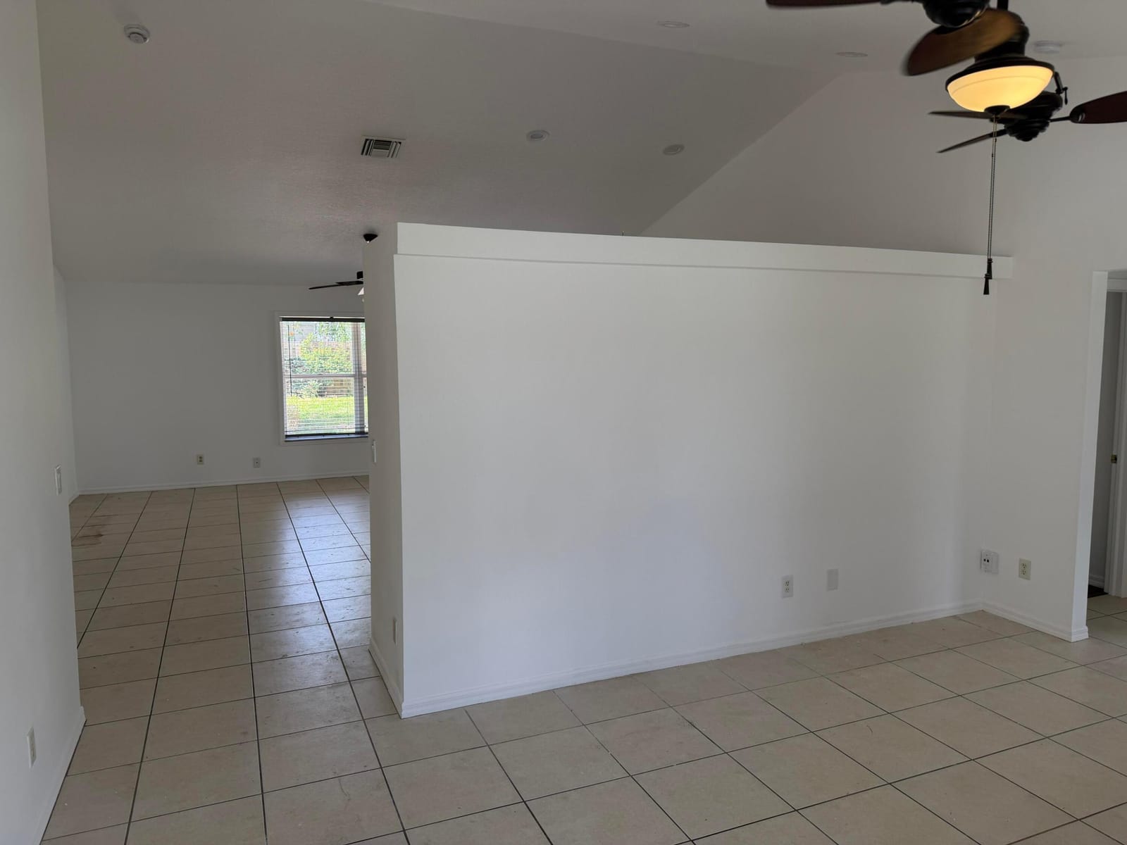 1874 SW Capehart Avenue — photo 2