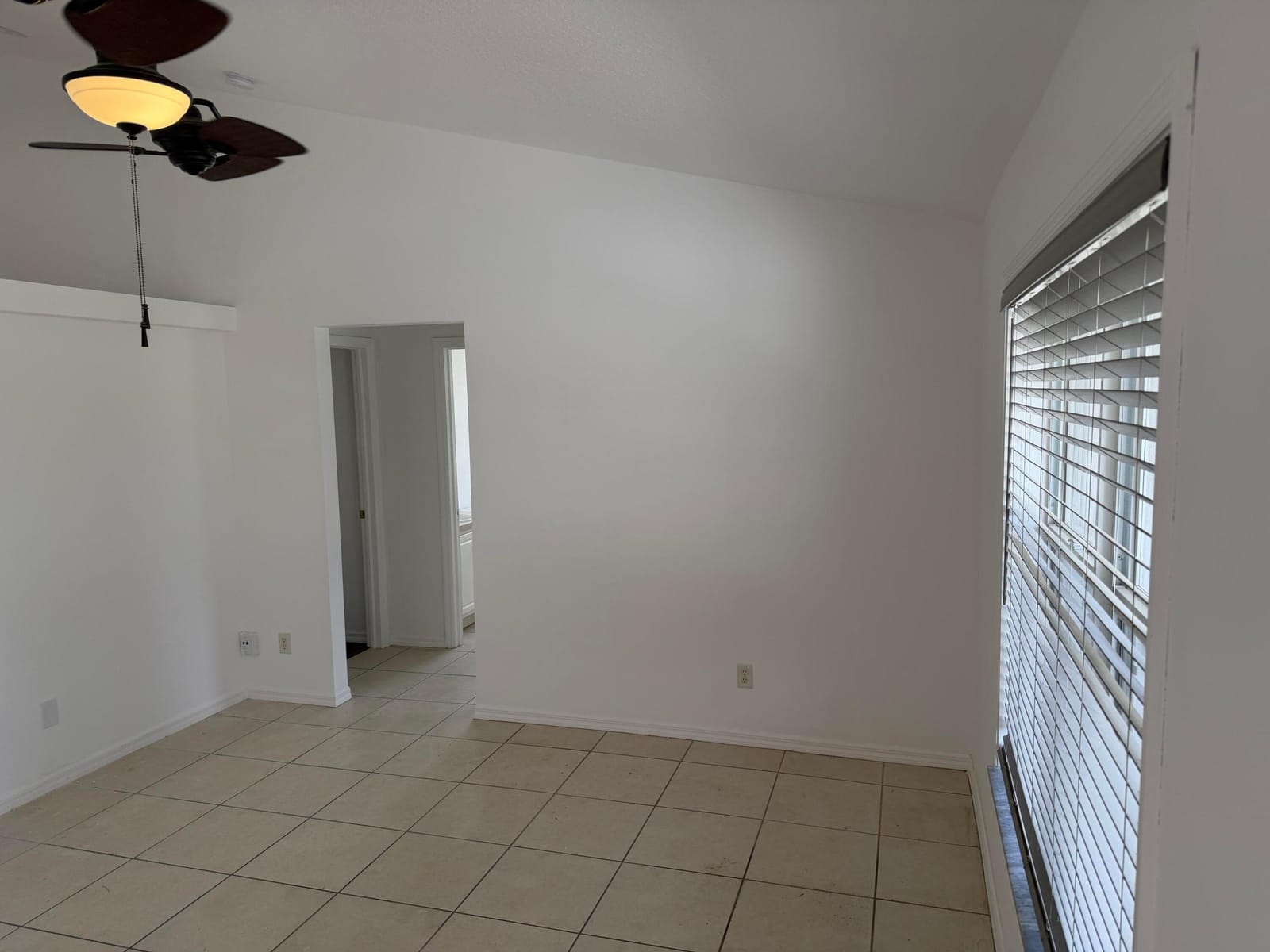 1874 SW Capehart Avenue — photo 3