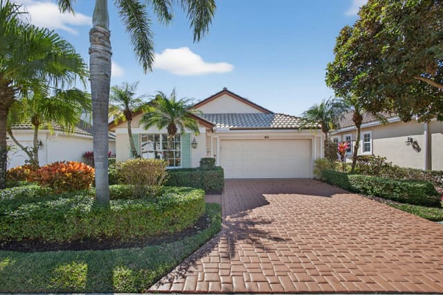 951 Augusta Pointe Drive, sold in Pga Resort Community Of Augusta At Eagleton, Palm Beach Gardens, FL