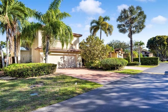 5337 NW 113th Place, sold in Doral Landings East, Doral, FL