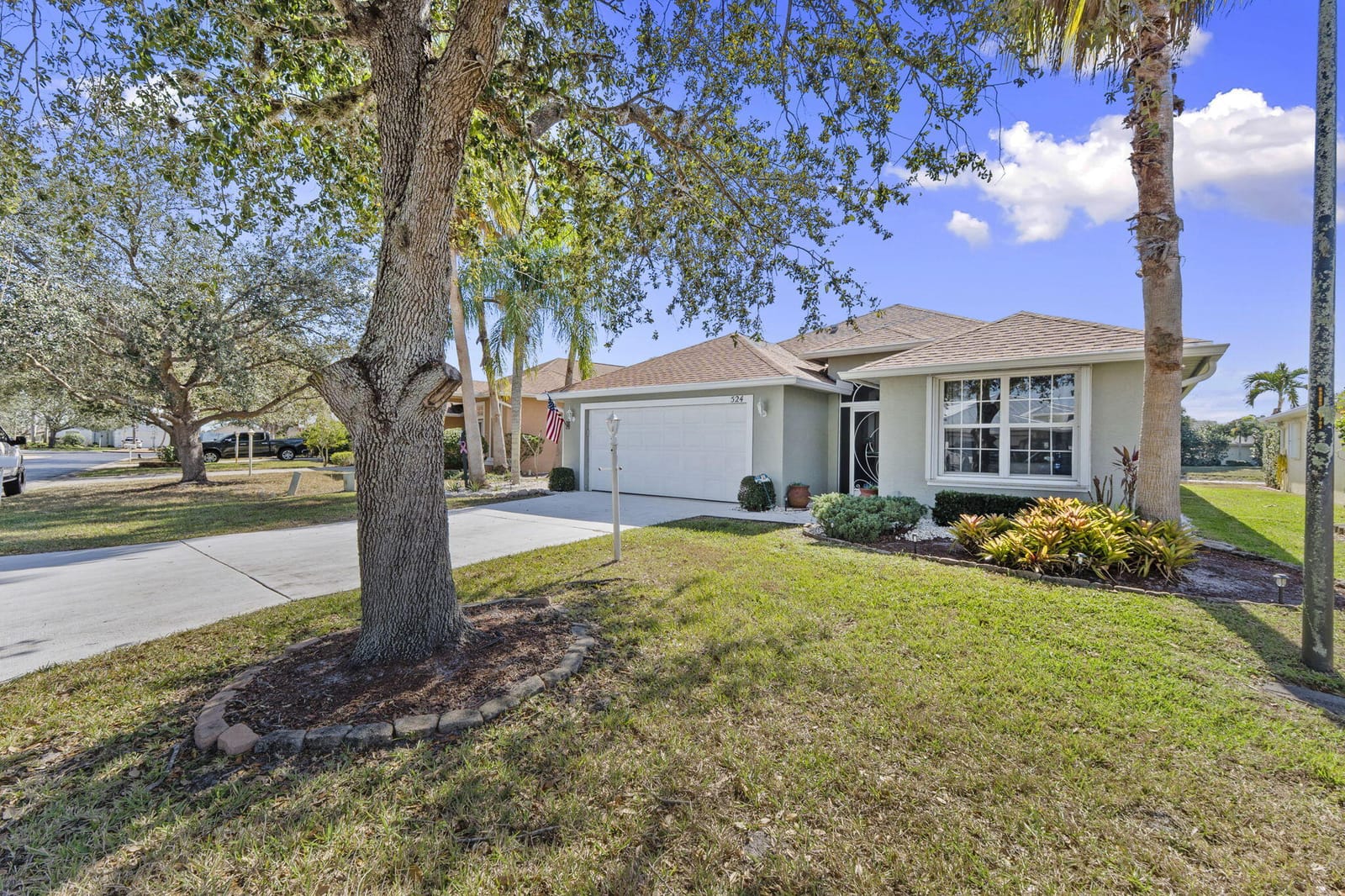 524 SW Cyrilla Trail SW — photo 2