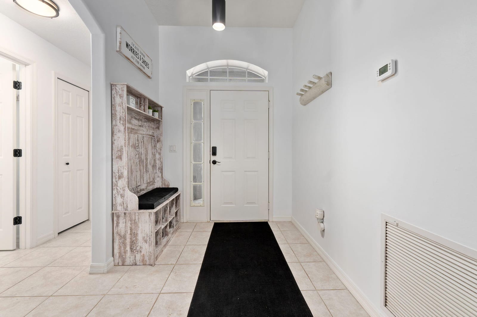 524 SW Cyrilla Trail SW — photo 5