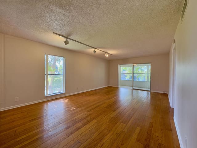 2800 Fiore Way 201, Delray Beach, FL 33445