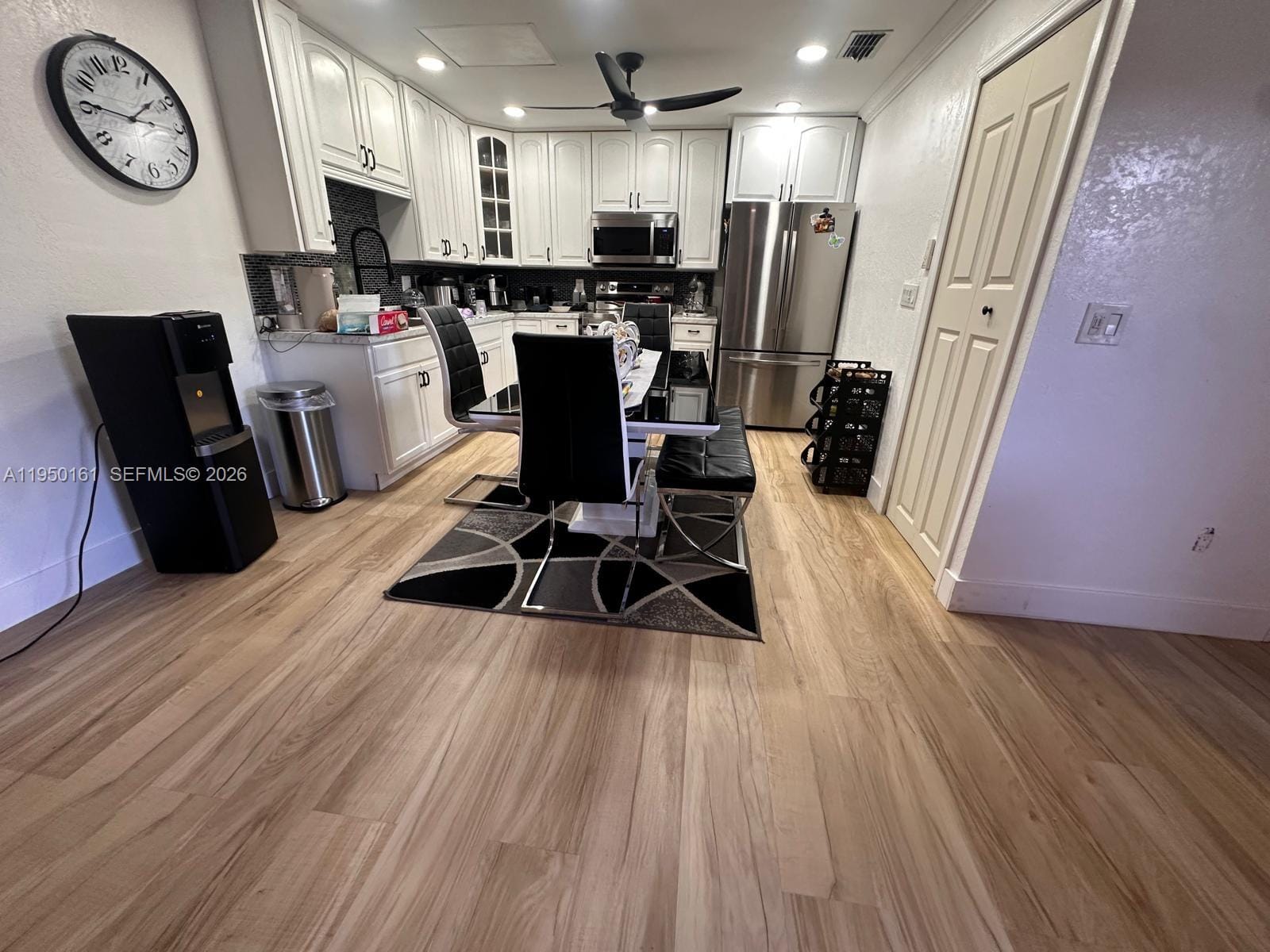6370 Royal Woods Drive — photo 12