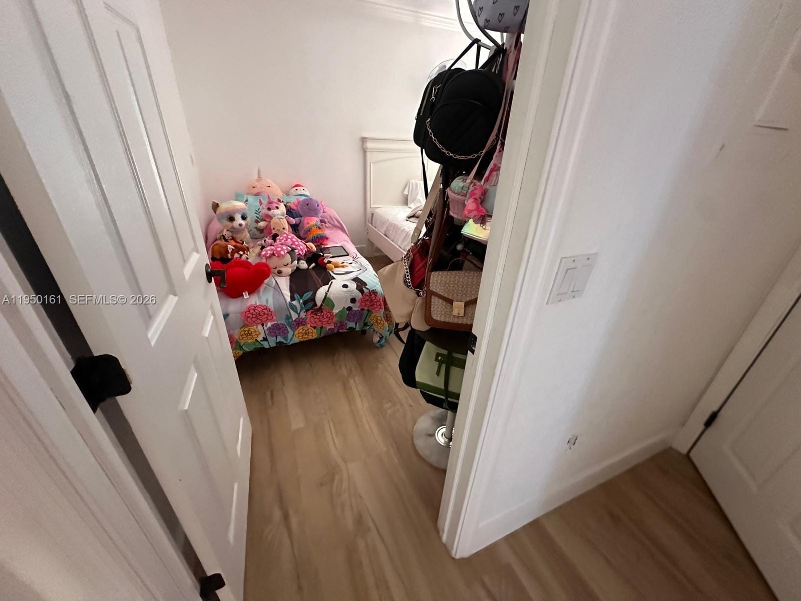 6370 Royal Woods Drive — photo 7