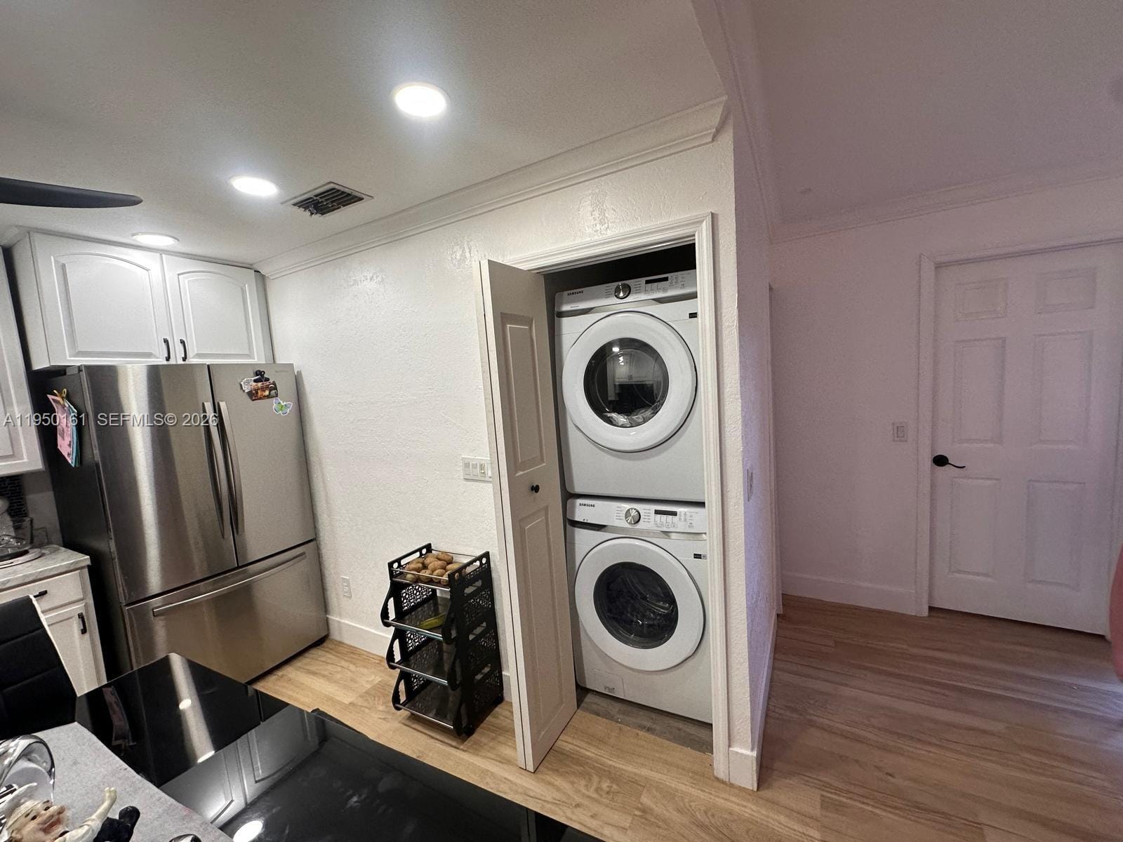 6370 Royal Woods Drive — photo 10