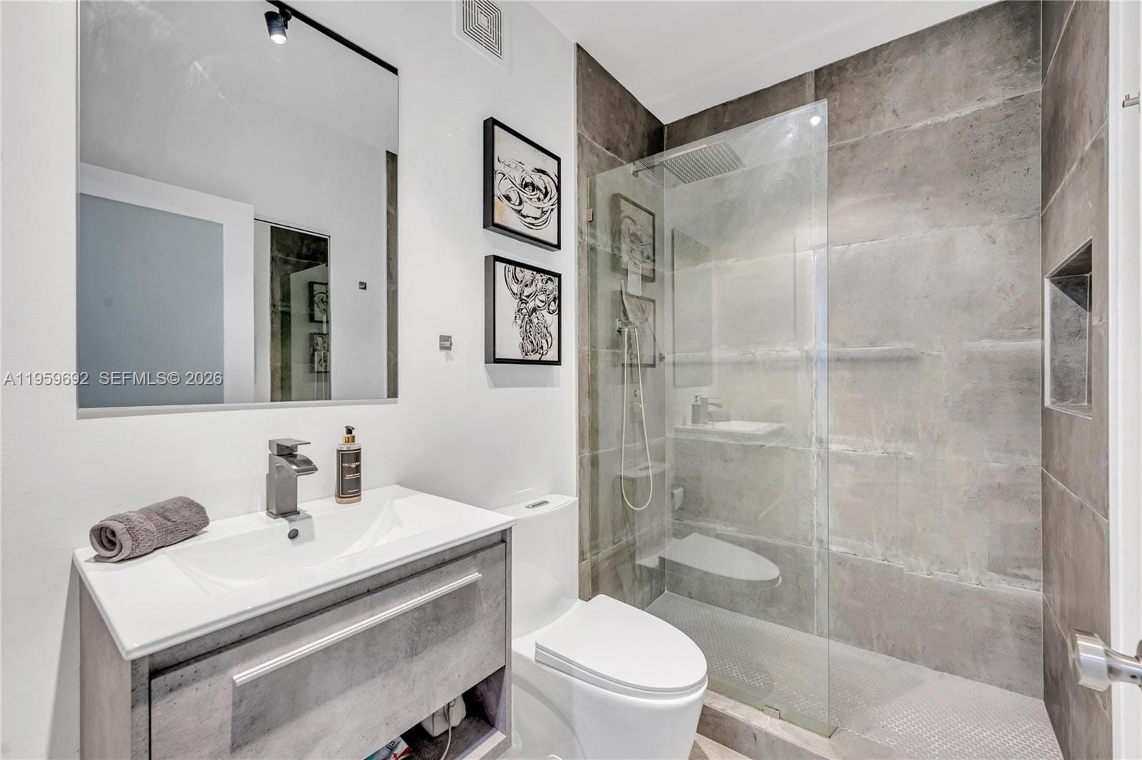540 Brickell Key Drive 409, Miami, FL 33131 photo 16