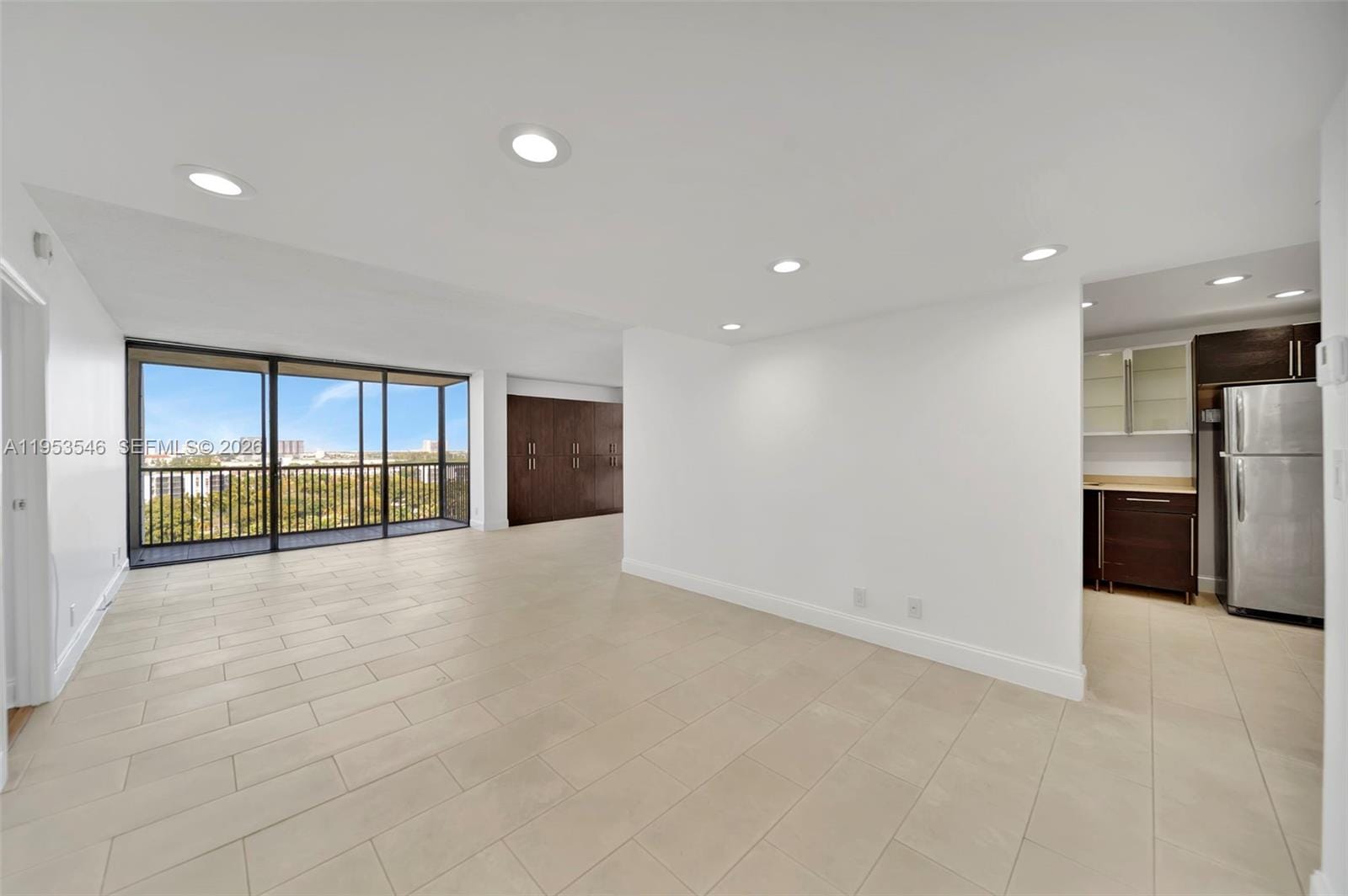 20379 W Country Club Drive 1232 — photo 5