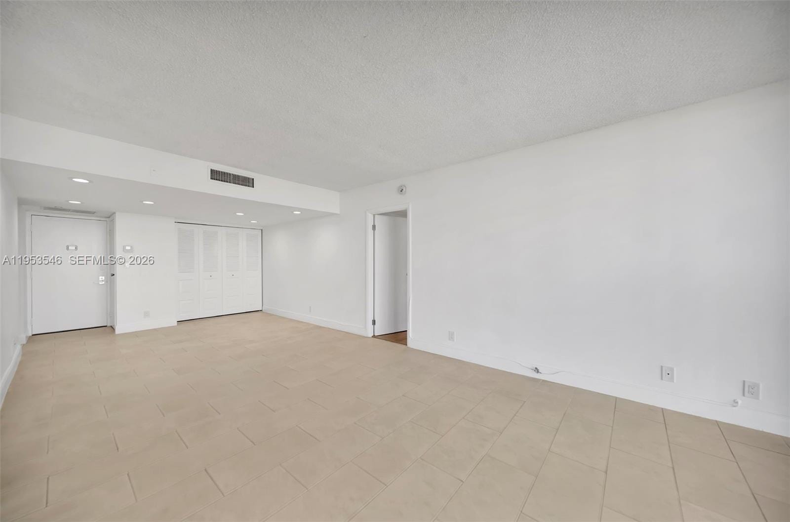20379 W Country Club Drive 1232 — photo 6