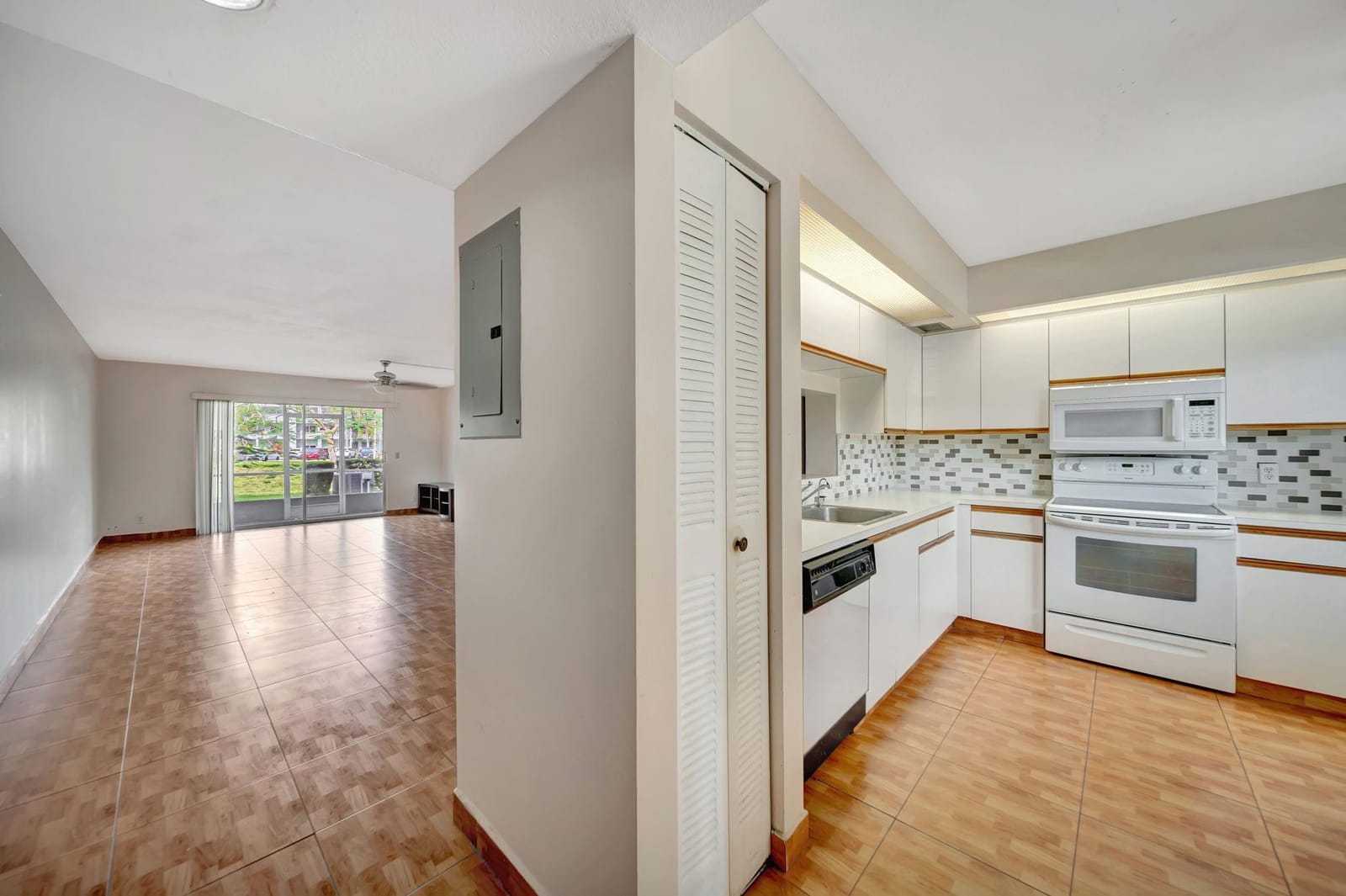 12701 SW 14th Street 106-J — photo 12