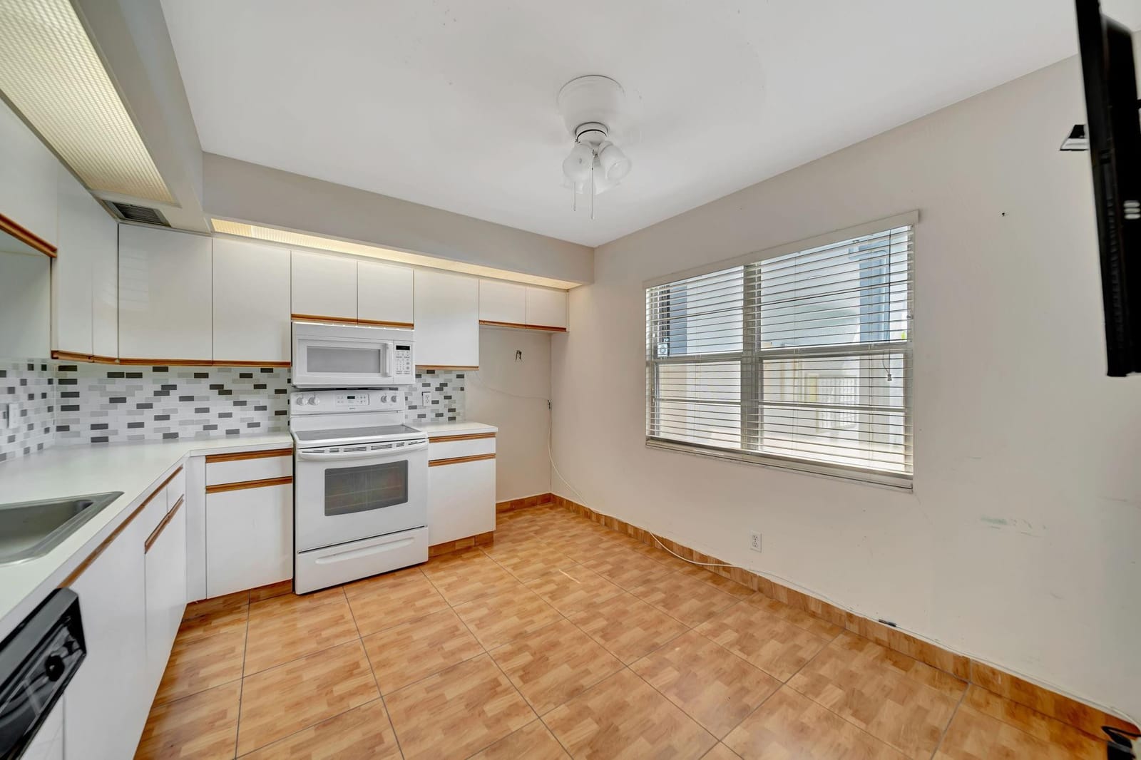 12701 SW 14th Street 106-J, Pembroke Pines, FL 33027 photo 15