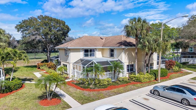 5704 Wheatley Court, sold in Wellesley At Boynton Beach, Boynton Beach, FL