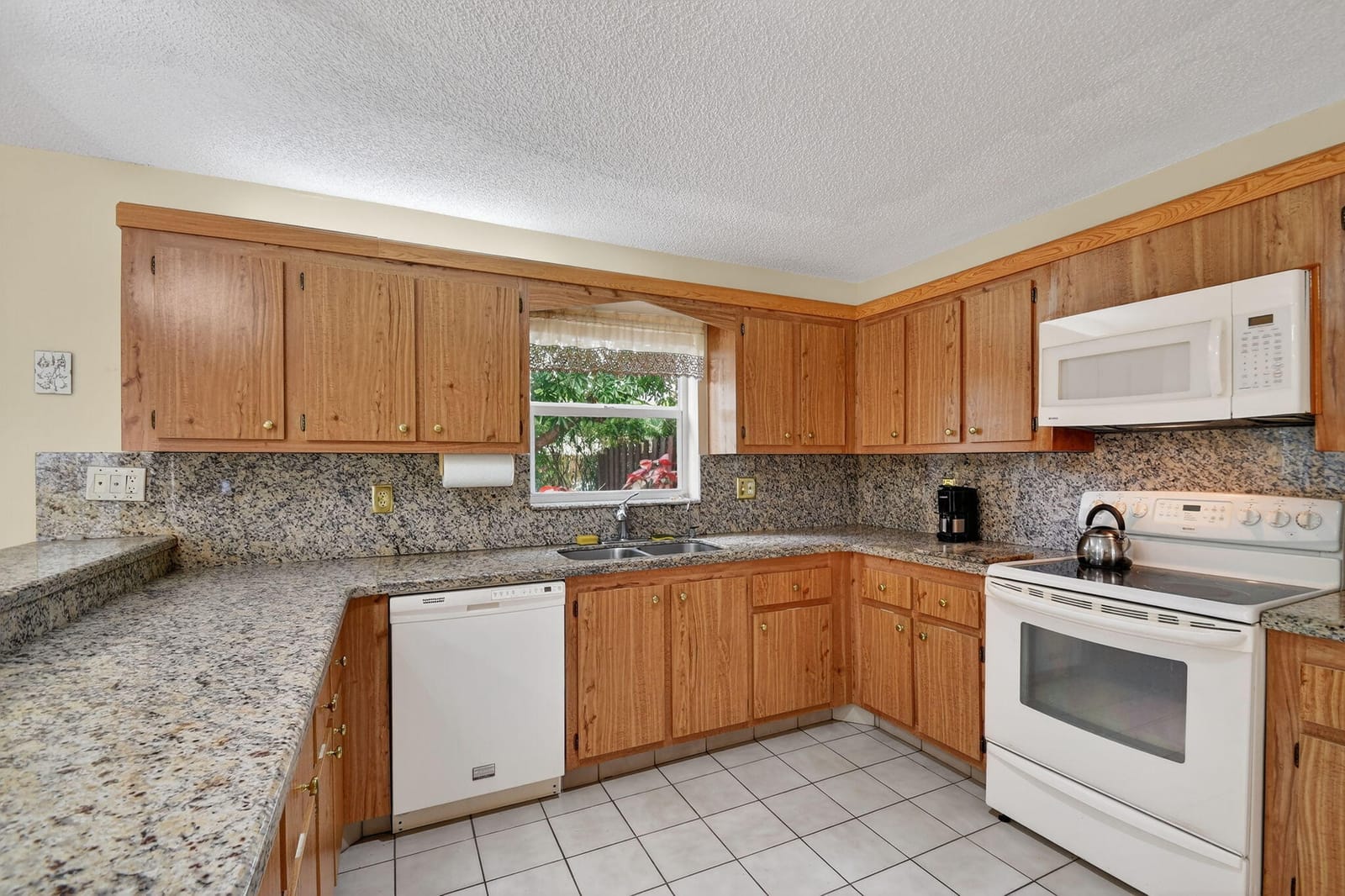6730 Starkeys Place — photo 12