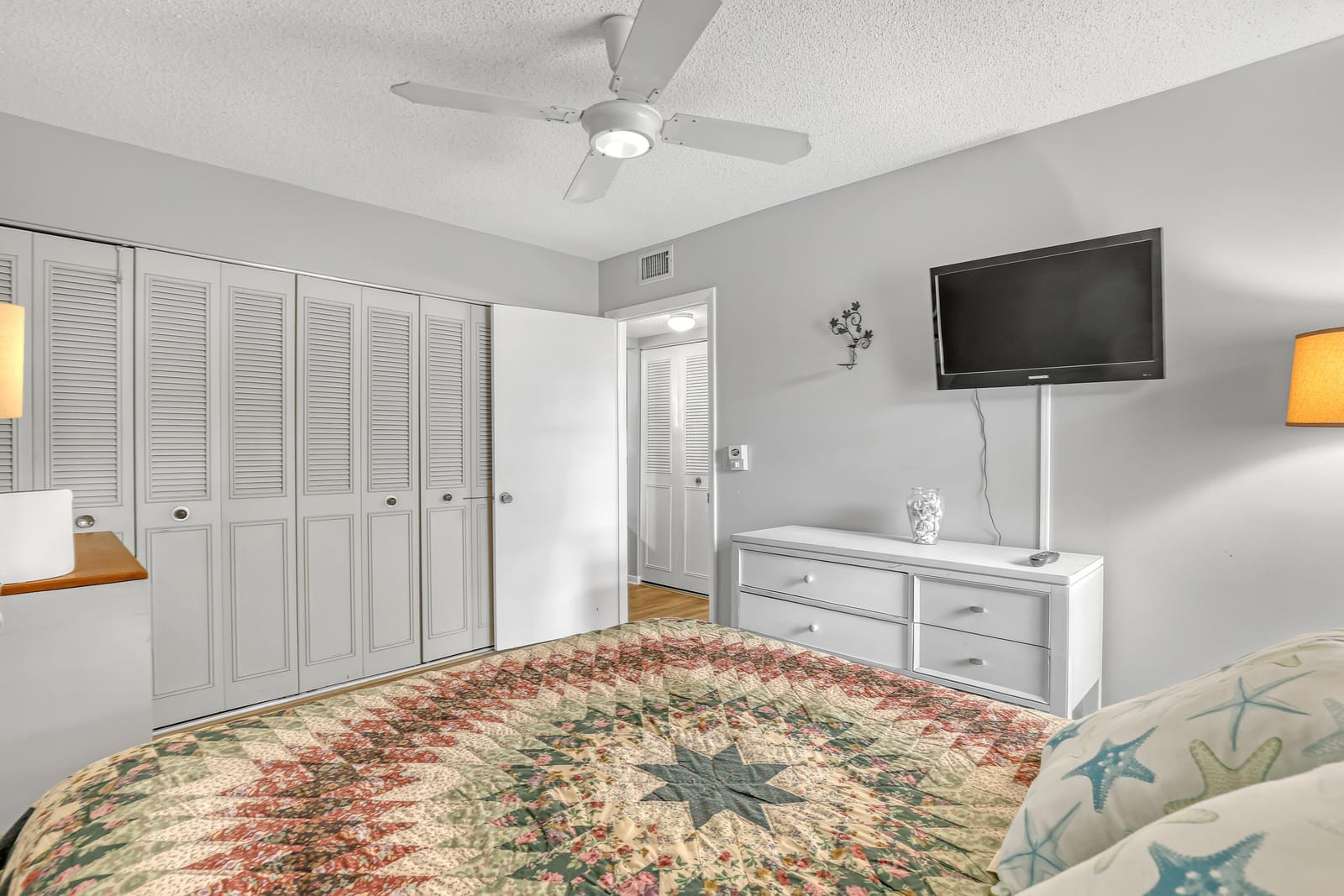 553 Covered Bridge Boulevard, Lake Worth, FL 33467 photo 16