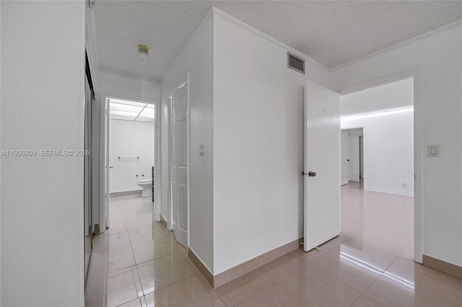200 Lakeview Drive 101, Weston, FL 33326 photo 27