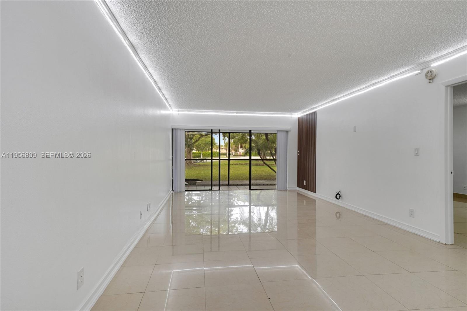 200 Lakeview Drive 101, Weston, FL 33326 photo 9