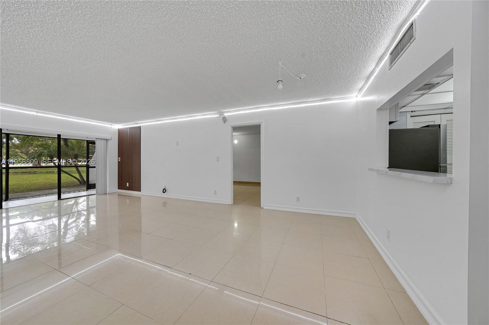 200 Lakeview Drive 101, Weston, FL 33326 photo 10