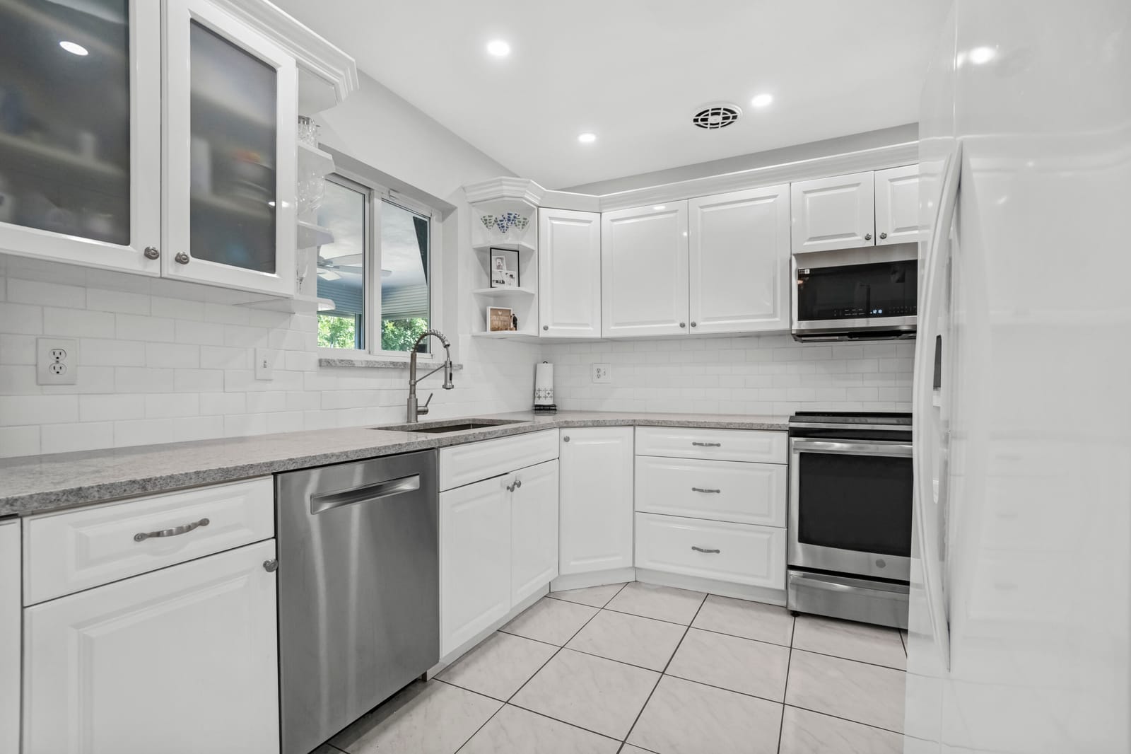 351 NE 28th Road, Boca Raton, FL 33431 photo 6
