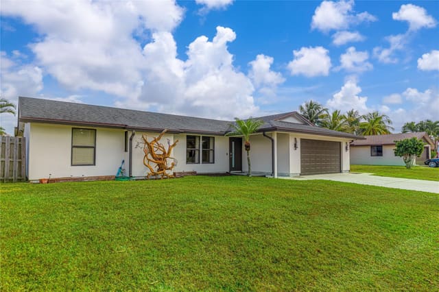 8460 Raymond Drive, sold in Le Chalet 02b, Boynton Beach, FL