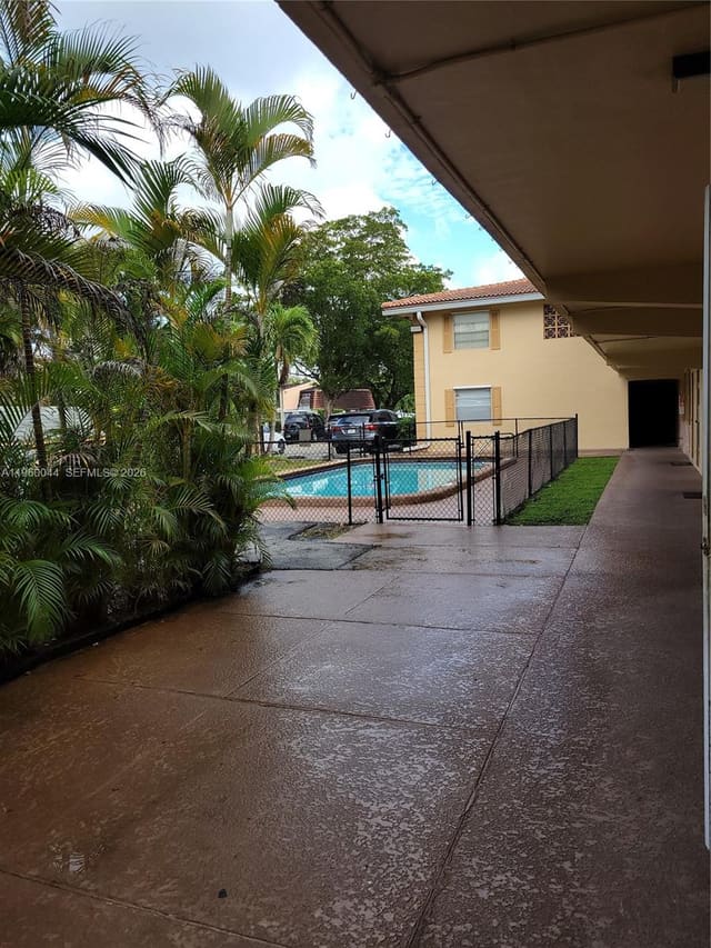 8704 NW 35th Street 105, Golfview Arms Inc Condo, Coral Springs, FL