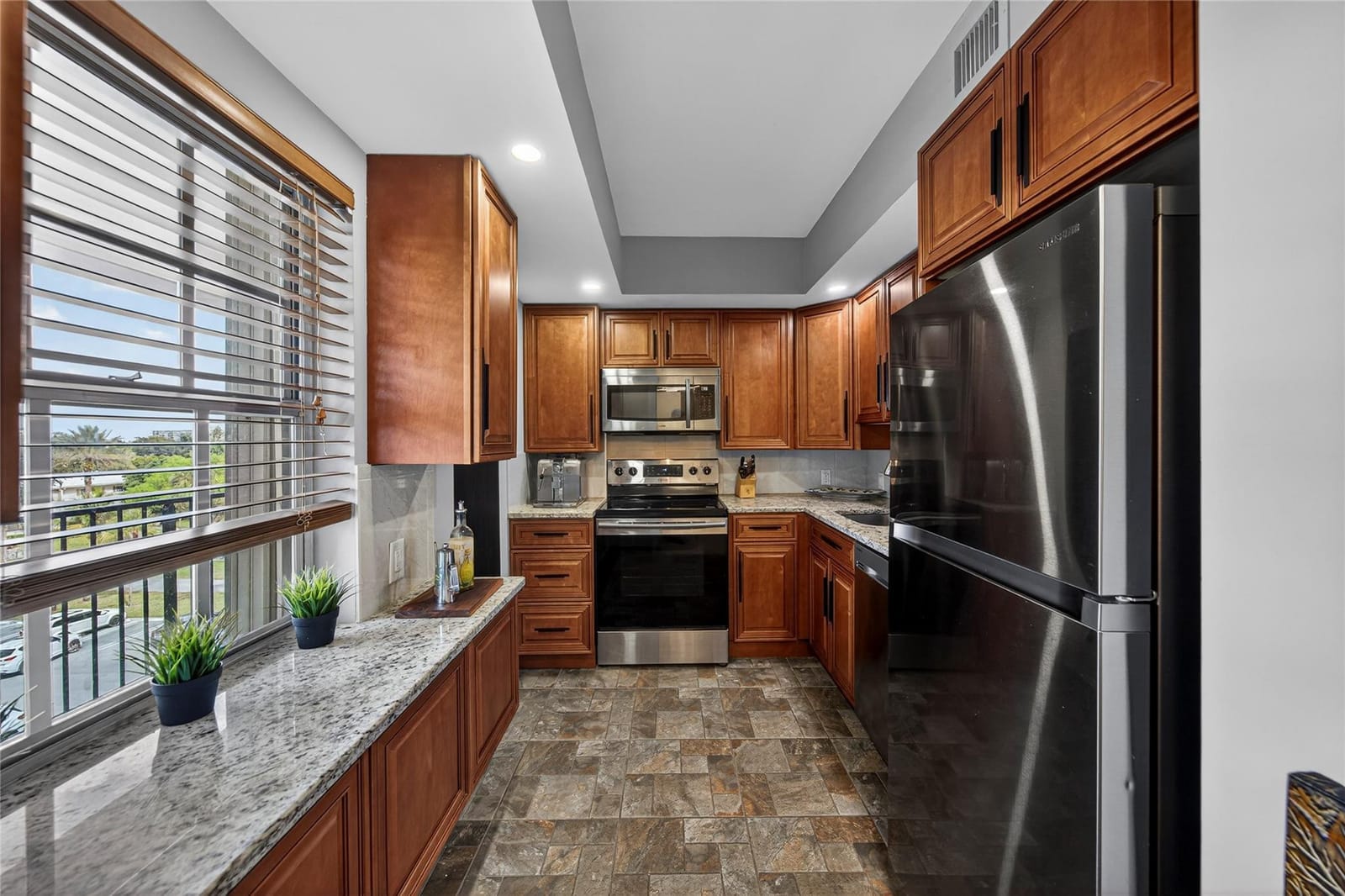 3200 N Palm Aire Drive 508, Pompano Beach, FL 33069 photo 2