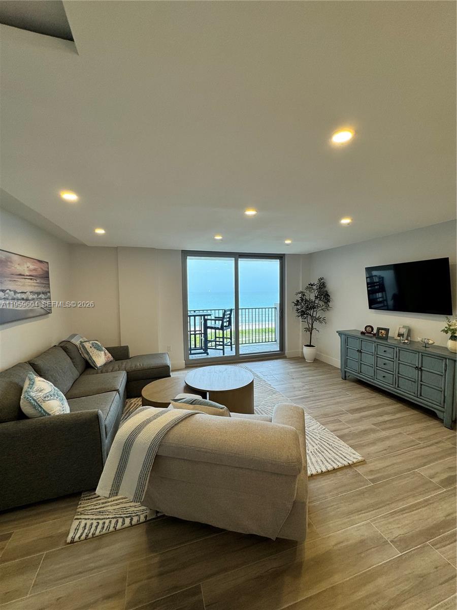 9273 Collins Avenue 810, Surfside, FL 33154, Surfside