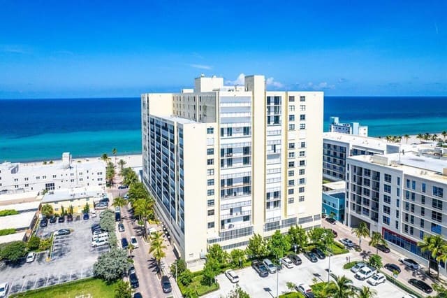 322 Buchanan Street PH4A, sold in Crystal Tower, Hollywood, FL