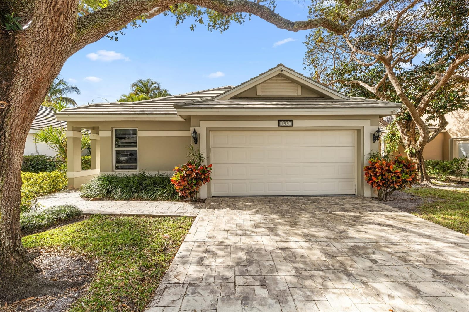 2933 Myrtle Oak Circle, Davie, FL 33328