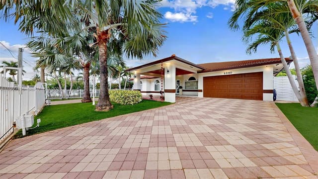 2340 SW 139th Avenue, sold in J G Heads Farms Sub, Miami, FL