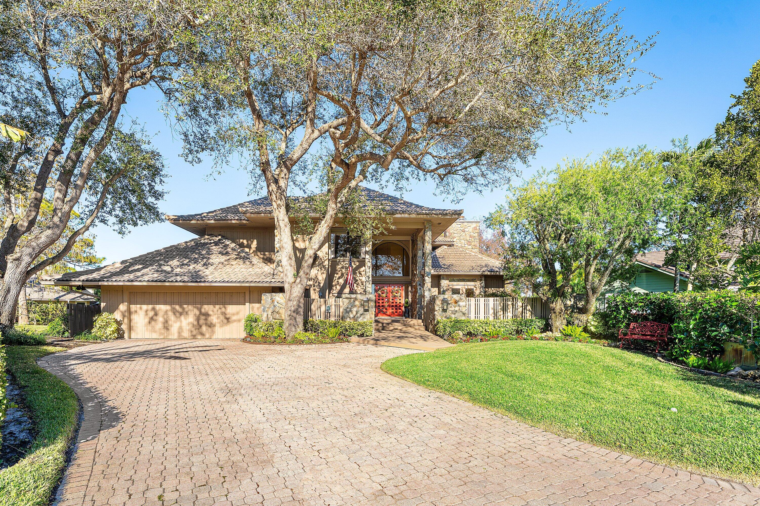 4 Sutherland Court, Palm Beach Gardens, FL 33418, Palm Beach Gardens