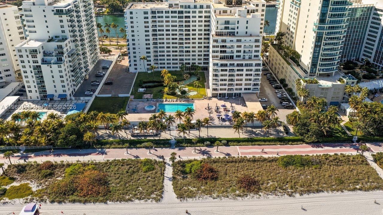 5005 Collins Avenue 504 — photo 6