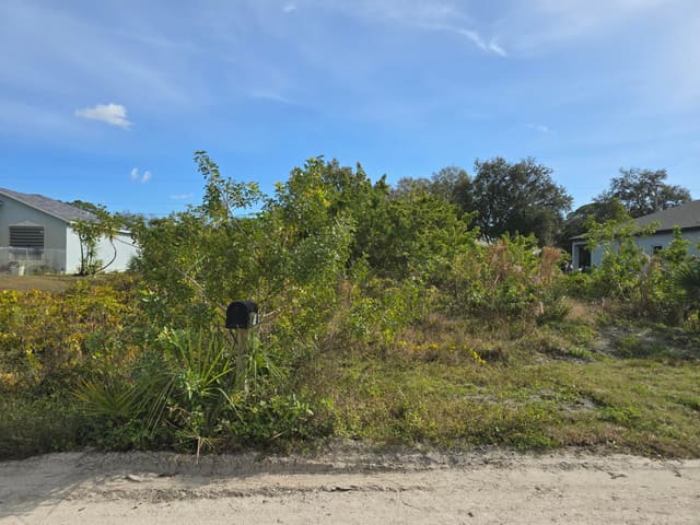 8016 104th Court, Vero Beach, FL 32967