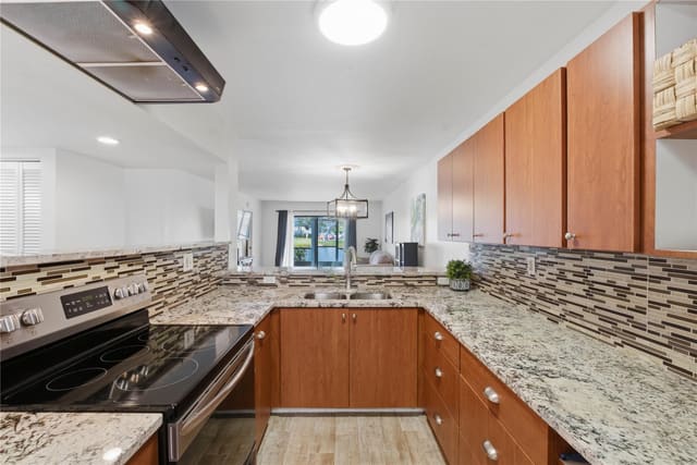 9549 W McNab Road 103, sold in Tamarac Gardens, Tamarac, FL