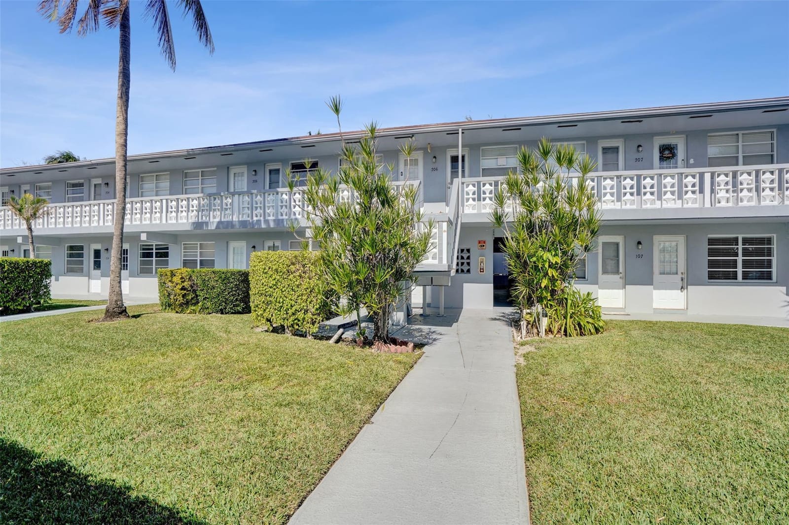 701 Pine Drive 104, Pompano Beach, FL 33060 photo 2