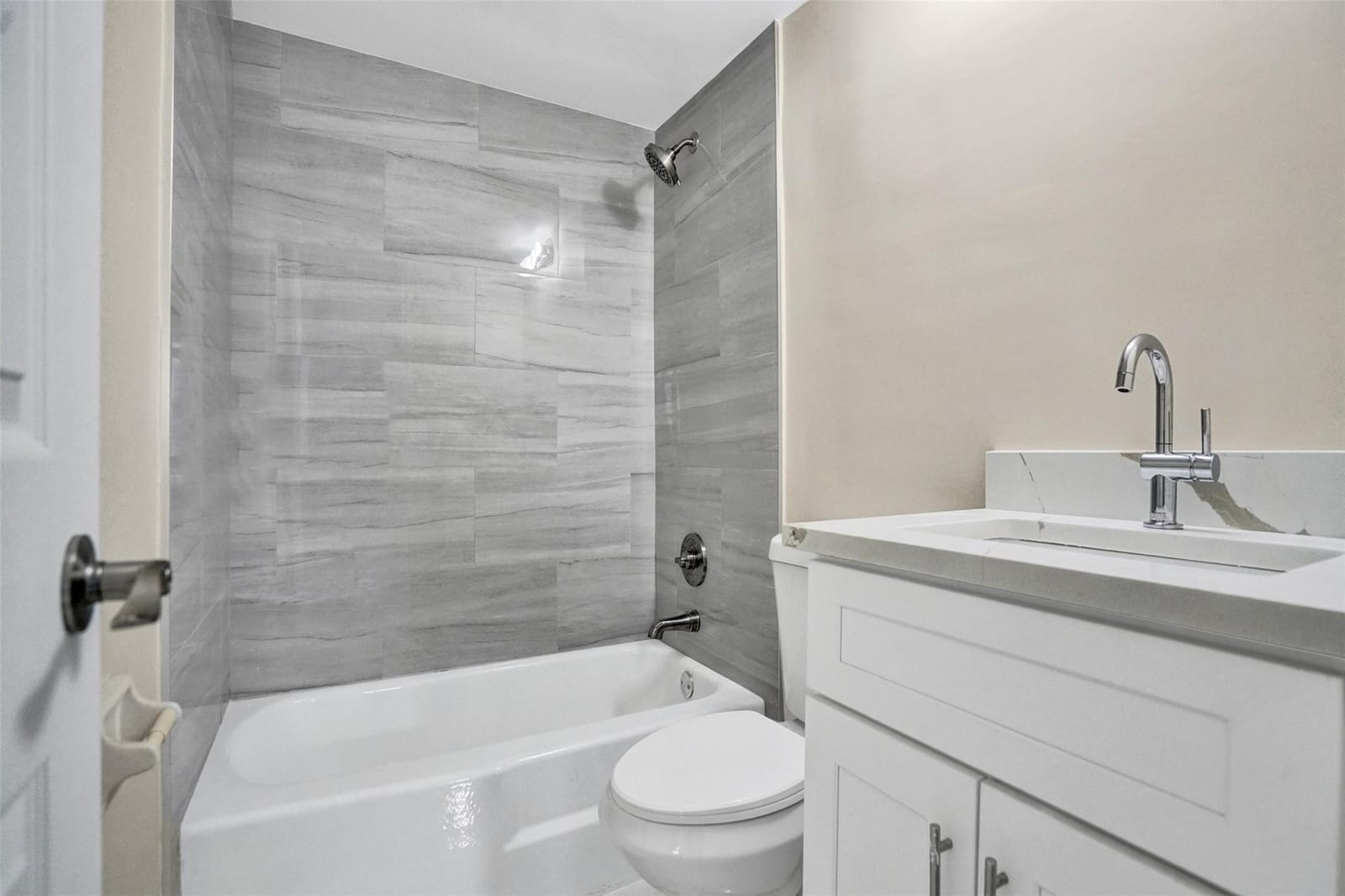 701 Pine Drive 104, Pompano Beach, FL 33060 photo 10