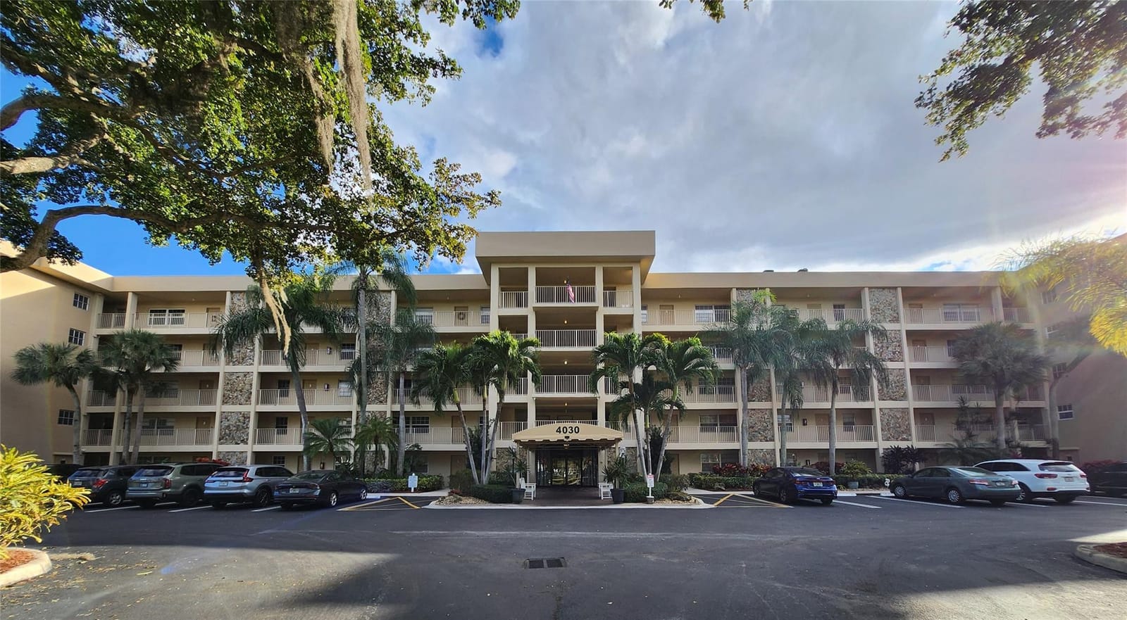 4030 W Palm Aire Drive 101 — photo 4