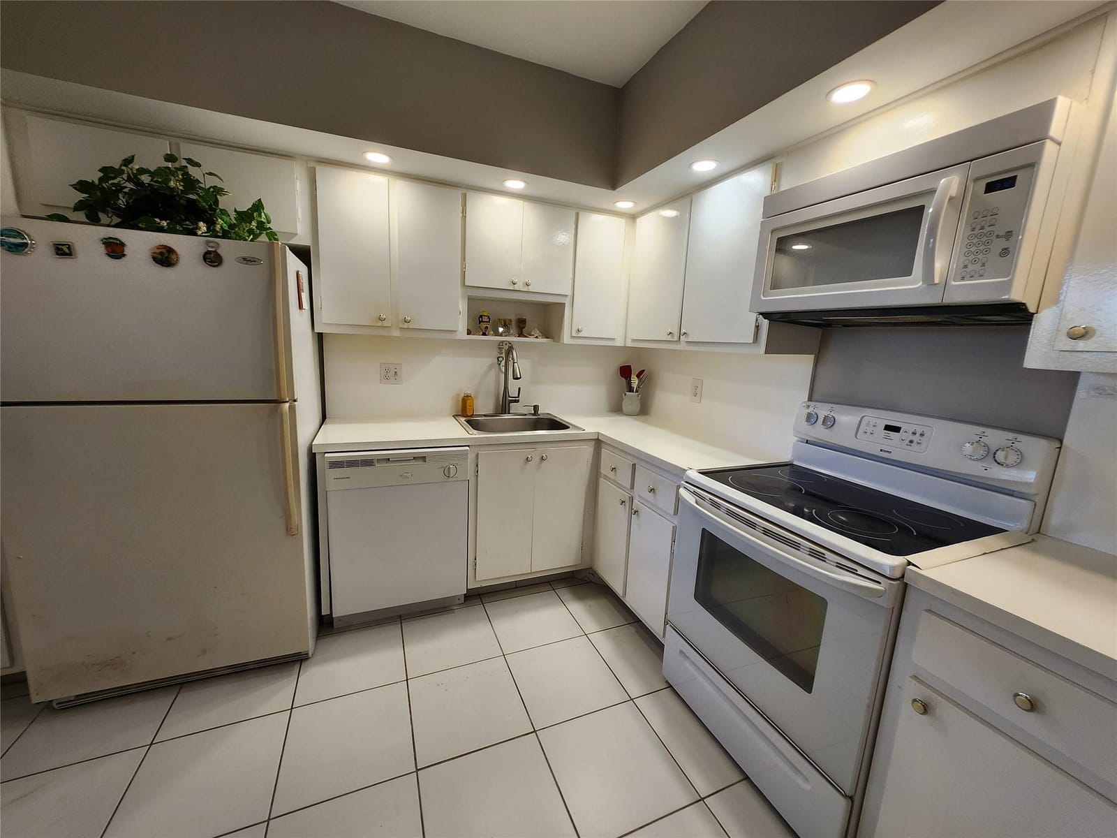 4030 W Palm Aire Drive 101 — photo 9