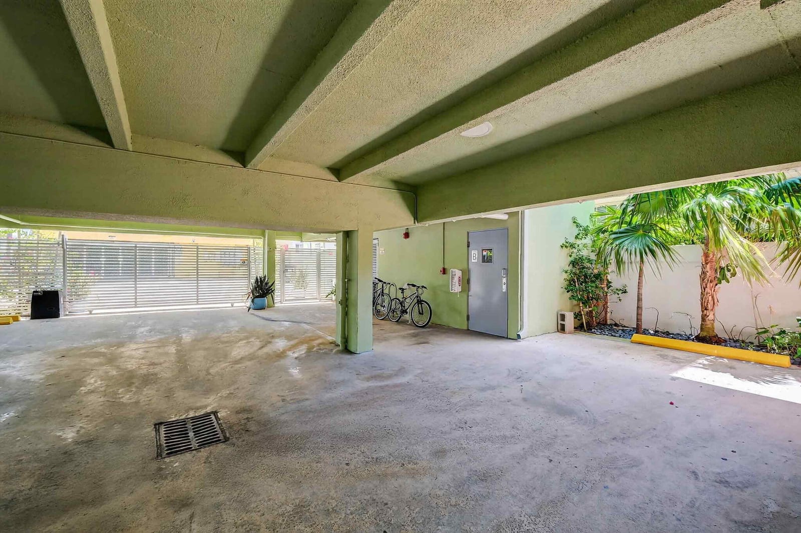 363 Washington Avenue 32, Miami Beach, FL 33139 photo 23