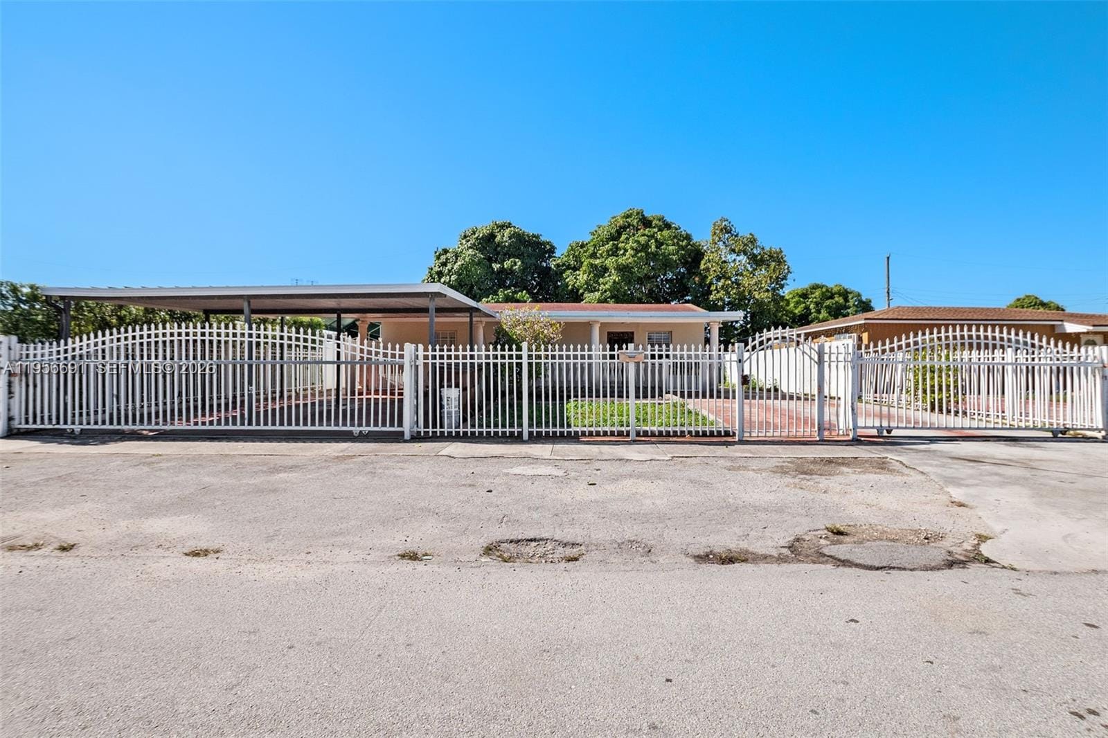 3 bedroom home for sale at 3880 8th, Hialeah, FL 33013 — $550,000