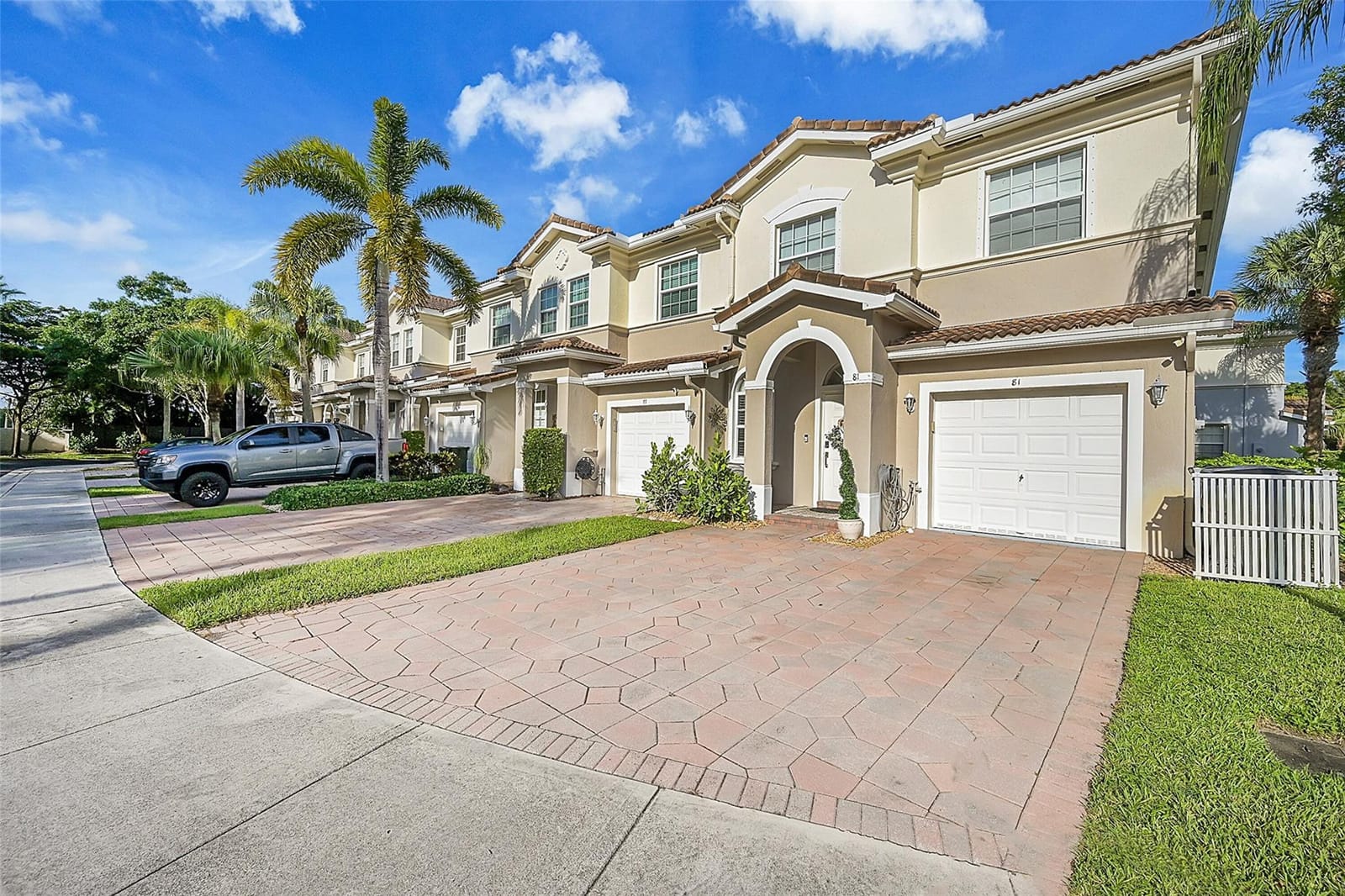 81 Legacy Court, Delray Beach, FL 33445