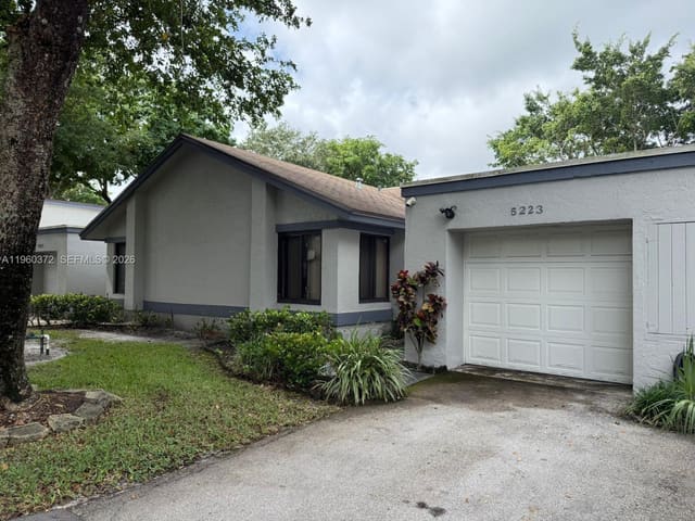 5223 Gate Lake Road 5223, Tamarac, FL 33319