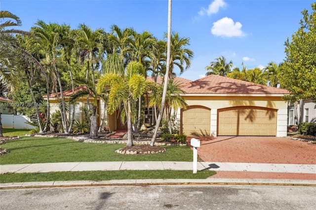 15989 SW 14th Street, sold in Pasadena At Pembroke Shor, Pembroke Pines, FL