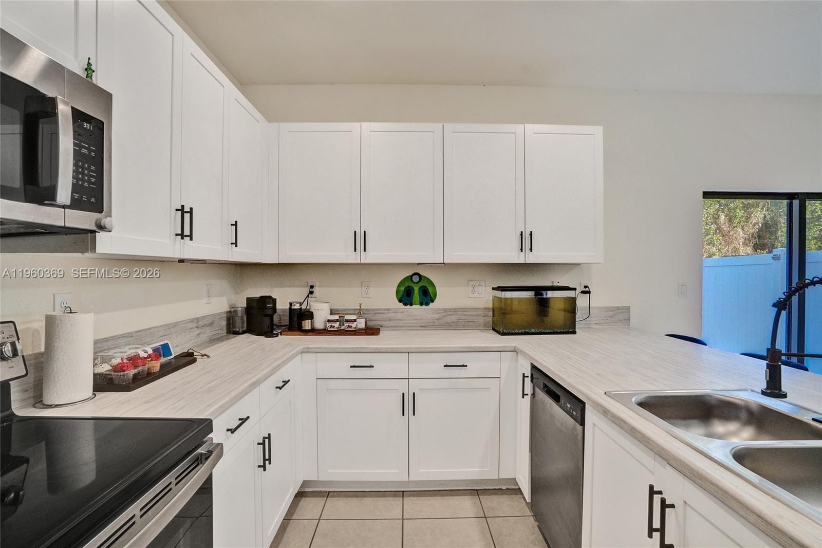 11135 W 32nd Lane, Hialeah, FL 33018 photo 5