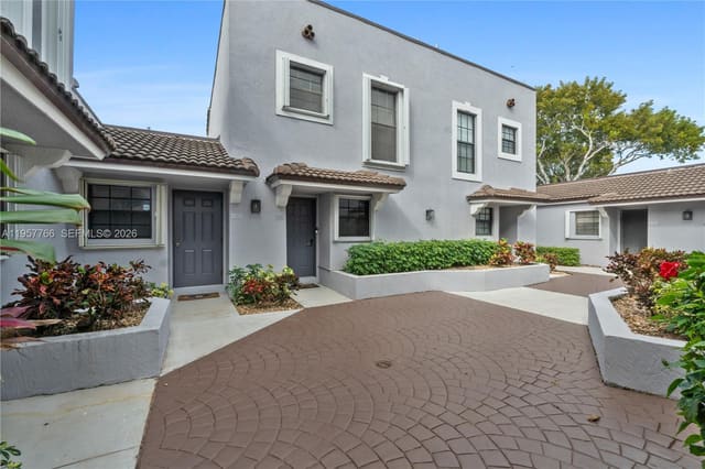 11654 NW 11th Street 11654, Pembroke Pines, FL 33026