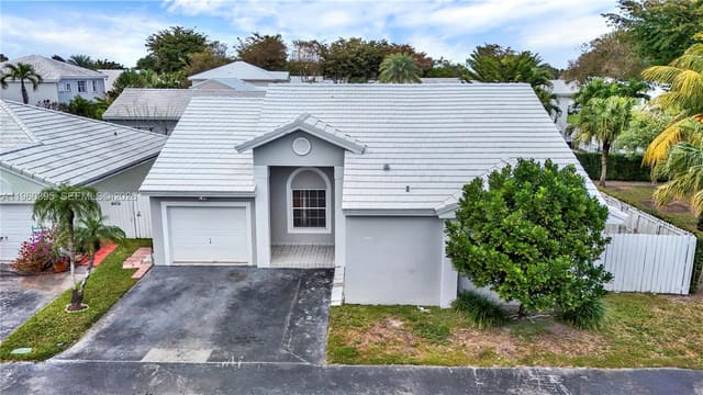 11321 SW 62nd Lane, sold in Coral Creek, Coral Springs, FL