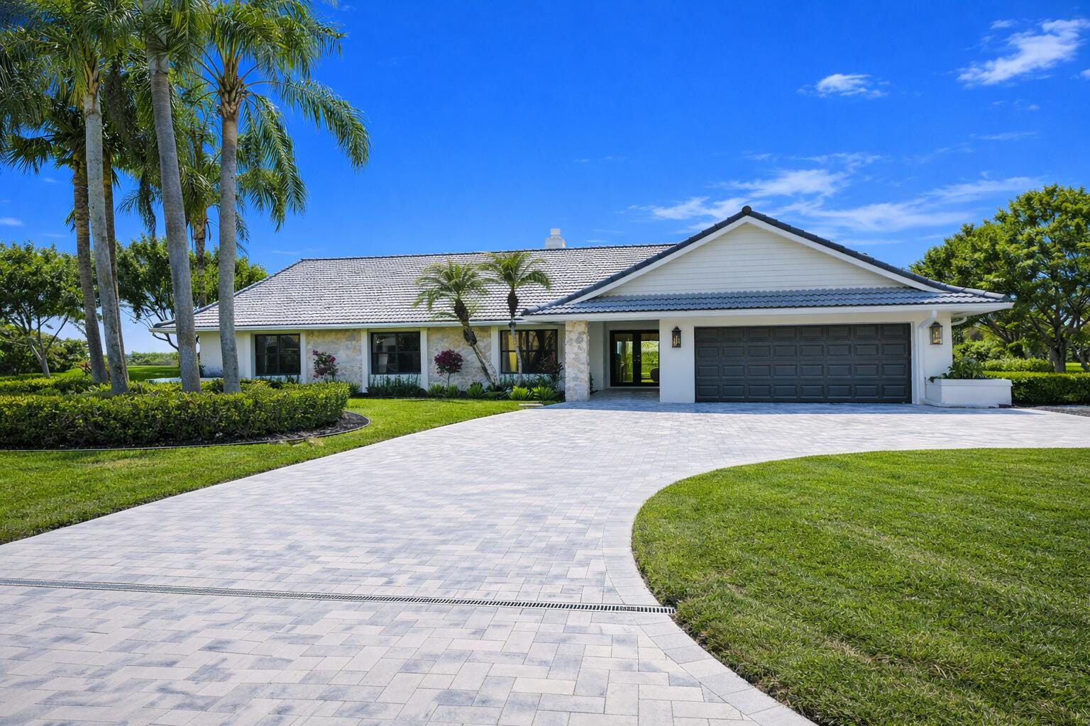 24 Dunbar Road, Palm Beach Gardens, FL 33418