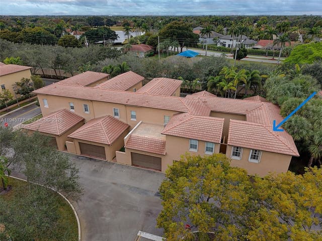 839 SW 147th Terrace 5, Pembroke Pines, FL 33027