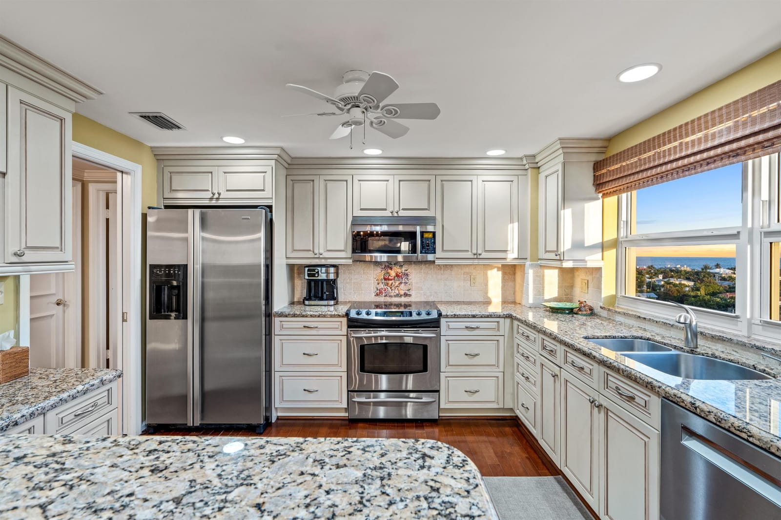 400 Seasage Drive 1101 — photo 11